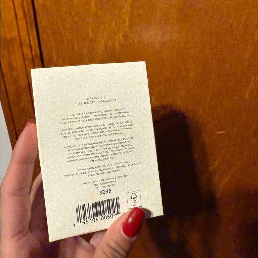 Tory Burch Essence of Sandalwood Layering Oil - Picture 3 of 4